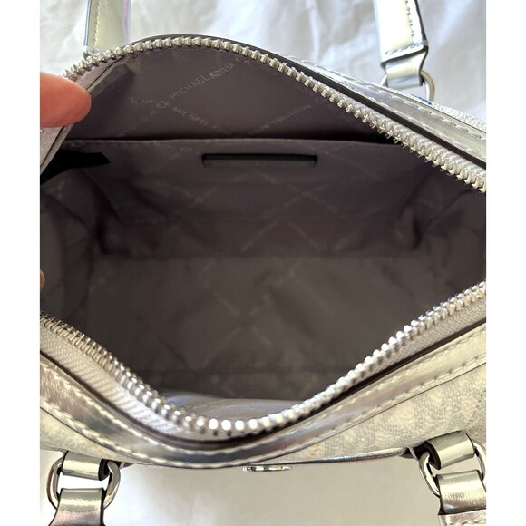 New Michael Kors Travel Small Duffle Crossbody Optic White Multi - Picture 7 of 7